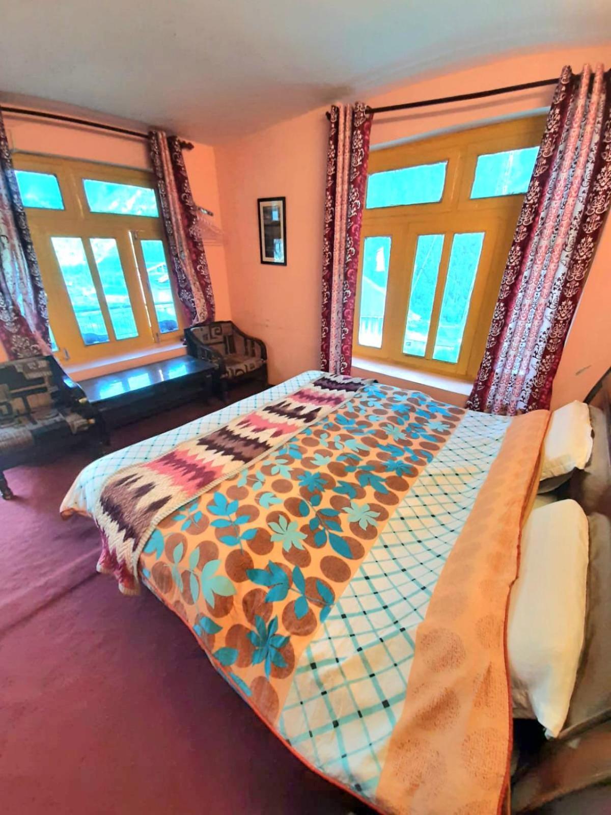 Lap Stays - Wanderer'S Nest Chitkul الغرفة الصورة