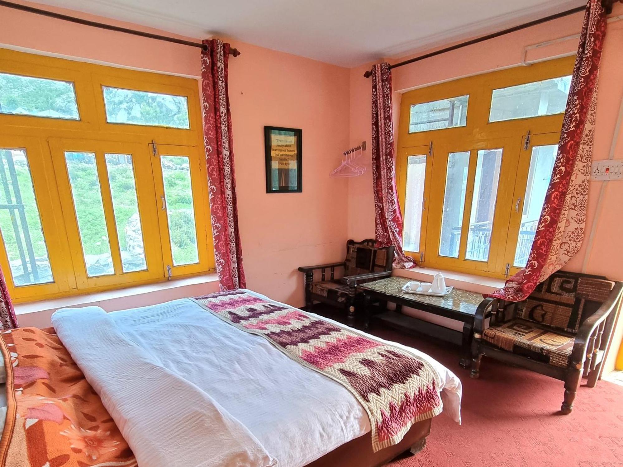 Lap Stays - Wanderer'S Nest Chitkul الغرفة الصورة